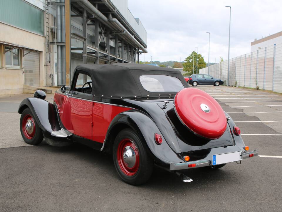 Immagine 13/45 di Citroën Traction Avant 11 BL (1952)