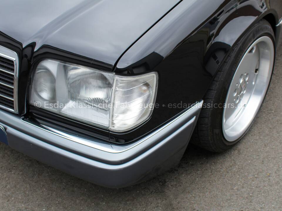 Image 9/33 of Mercedes-Benz E 200 (1994)