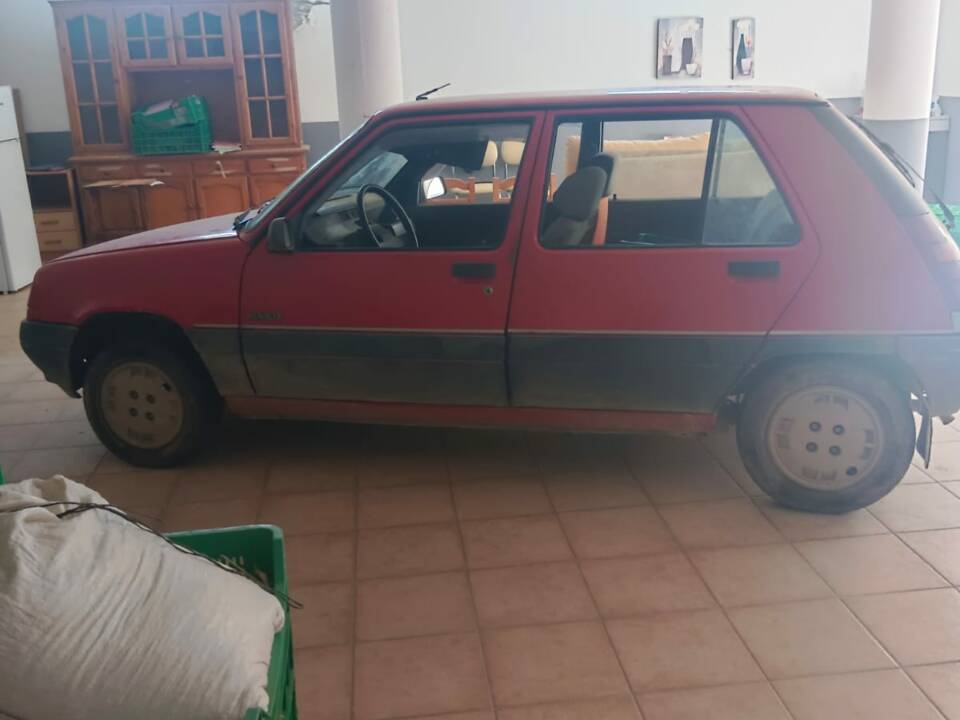 Bild 2/4 von Renault R5 1.4l GTL (1986)