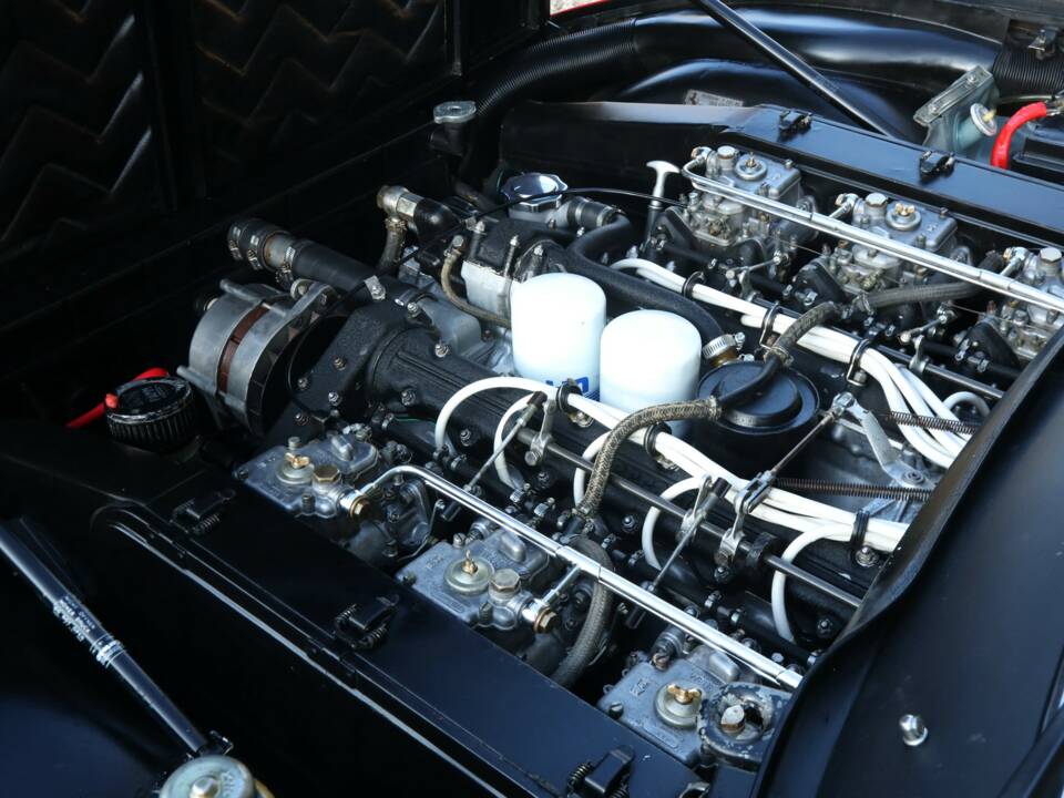 Imagen 4/50 de Ferrari 365 GTC/4 (1972)