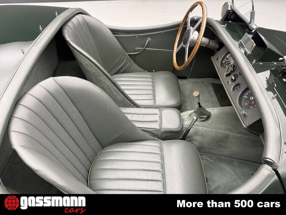 Image 9/15 of Jaguar XK 120 OTS (1952)