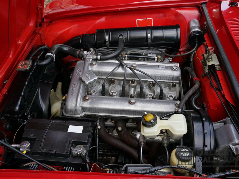 Bild 3/50 von Alfa Romeo Giulia 1300 GT Junior (1975)