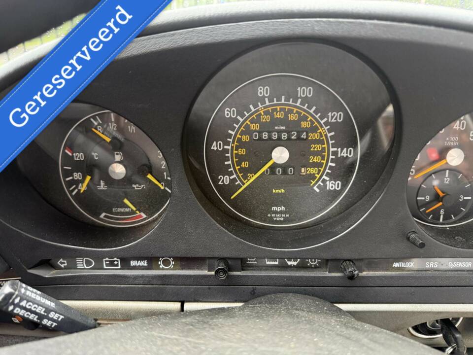 Image 17/46 of Mercedes-Benz 560 SL (1986)
