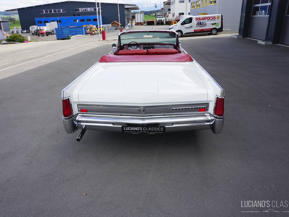 Bild 6/52 von Buick Electra 225 Custom Convertible (1964)