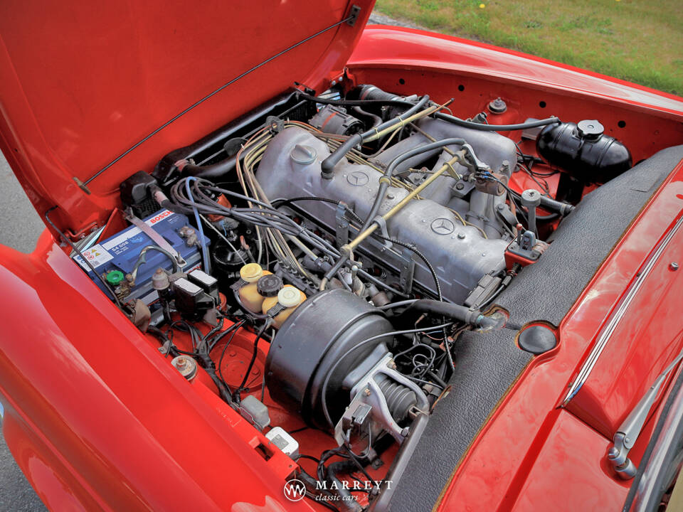 Image 61/70 of Mercedes-Benz 280 SL (1969)