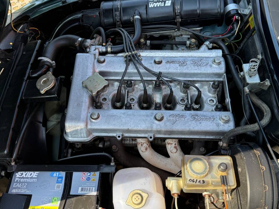 Bild 29/34 von Alfa Romeo 2.0 Spider (1985)