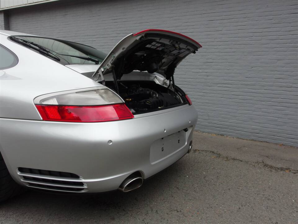 Bild 84/100 von Porsche 911 Carrera 4S (2002)