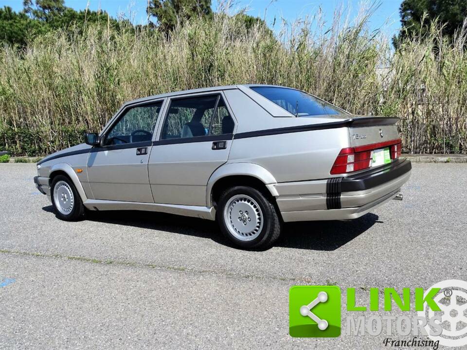 Afbeelding 4/10 van Alfa Romeo 75 1.8 Turbo (1988)