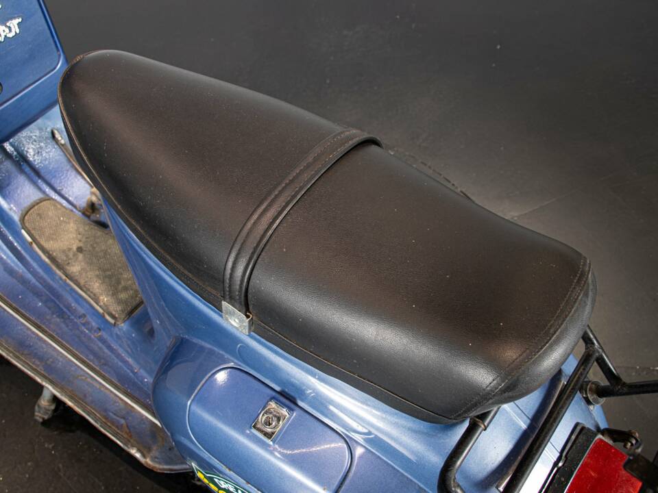 Image 14/30 of Piaggio DUMMY (1977)