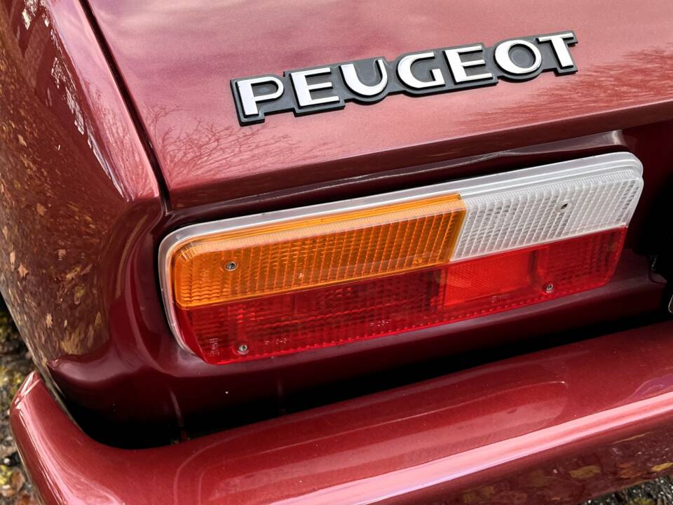Image 8/35 of Peugeot 504 Convertible (1980)