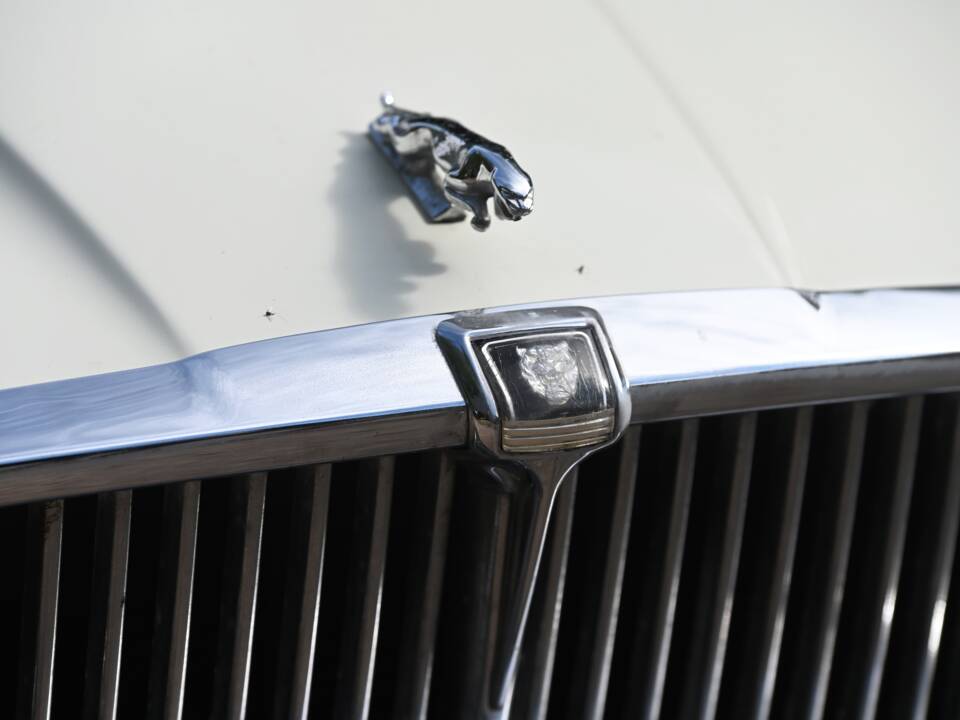 Immagine 16/20 di Jaguar XJ 6 L 4.2 (1978)