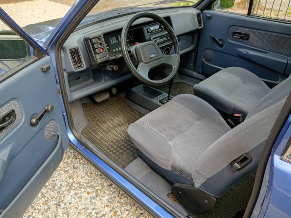 Image 8/23 de Ford Fiesta 1.1 (1988)
