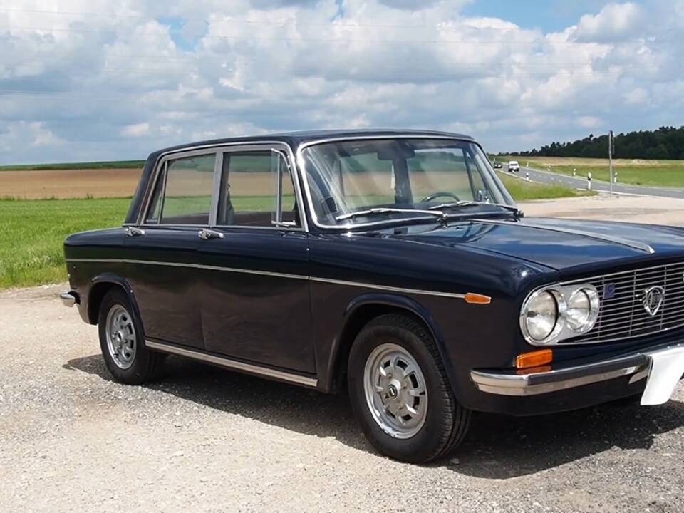 Image 2/8 of Lancia Fulvia Sport 1.3 (1972)