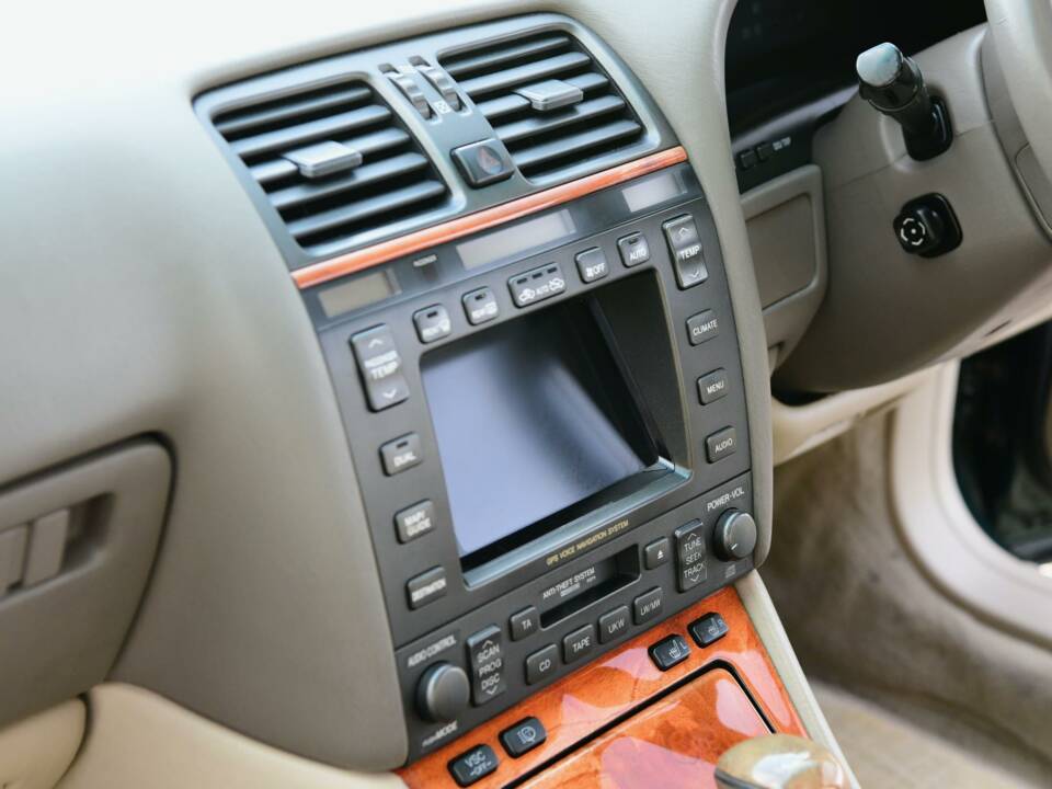 Afbeelding 35/50 van Lexus LS 400 (1998)
