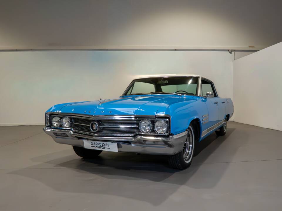 Image 1/22 of Buick Wildcat Sport Coupe (1964)