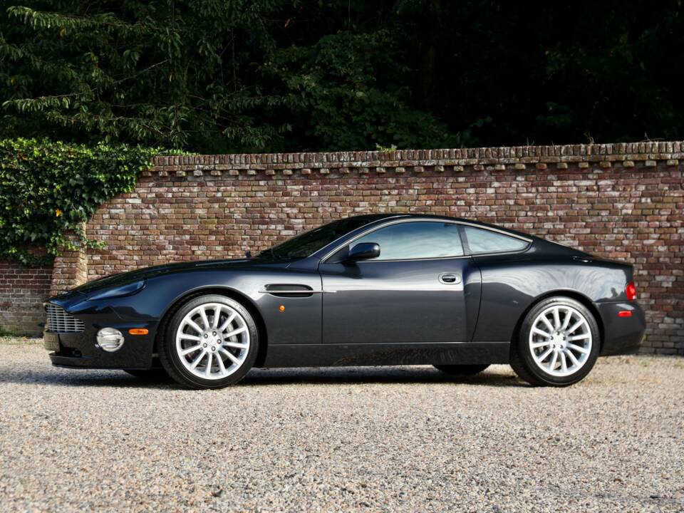 Image 47/50 of Aston Martin V12 Vanquish (2003)
