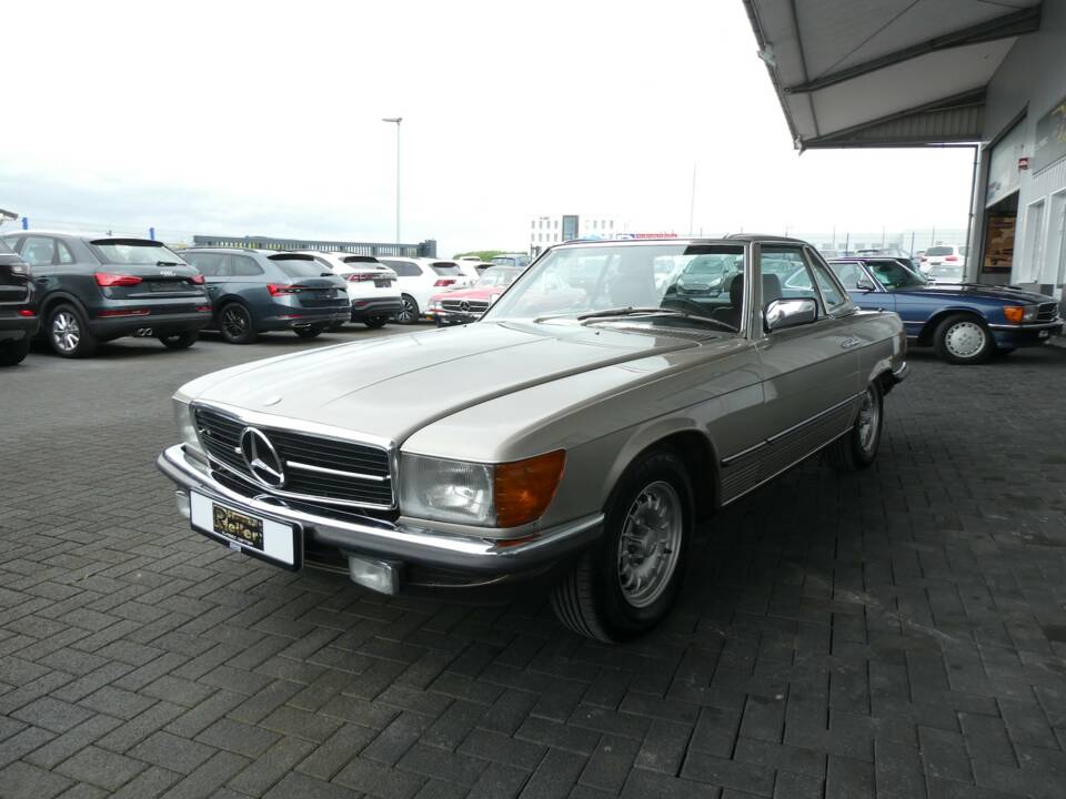 Afbeelding 3/23 van Mercedes-Benz 500 SL (1985)