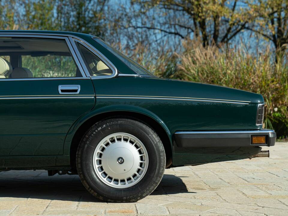 Afbeelding 29/50 van Daimler XJ 6 4.0 (1991)