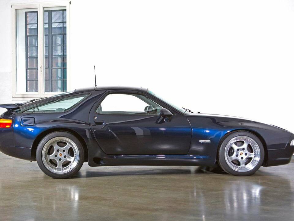Imagen 5/20 de Porsche 928 GT (1991)