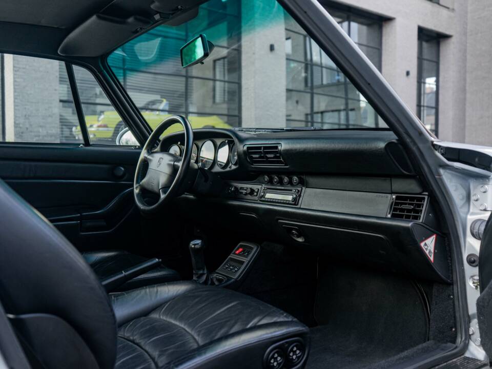 Bild 22/33 von Porsche 911 Carrera 4S (1996)