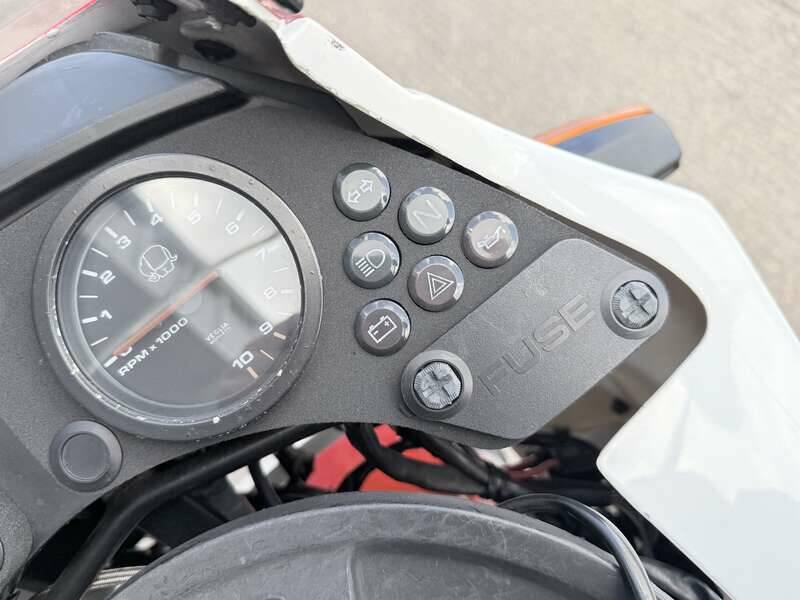Image 11/40 of Cagiva DUMMY (1994)