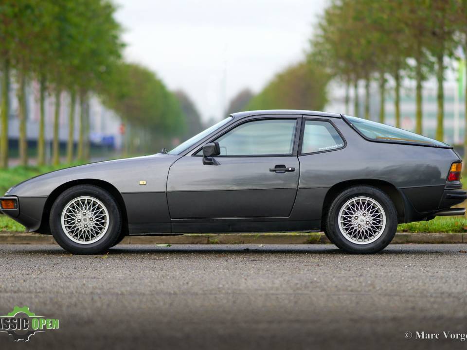 Image 3/32 of Porsche 924 (1980)