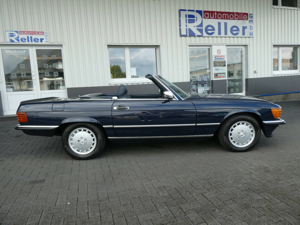 Image 8/26 of Mercedes-Benz 500 SL (1988)