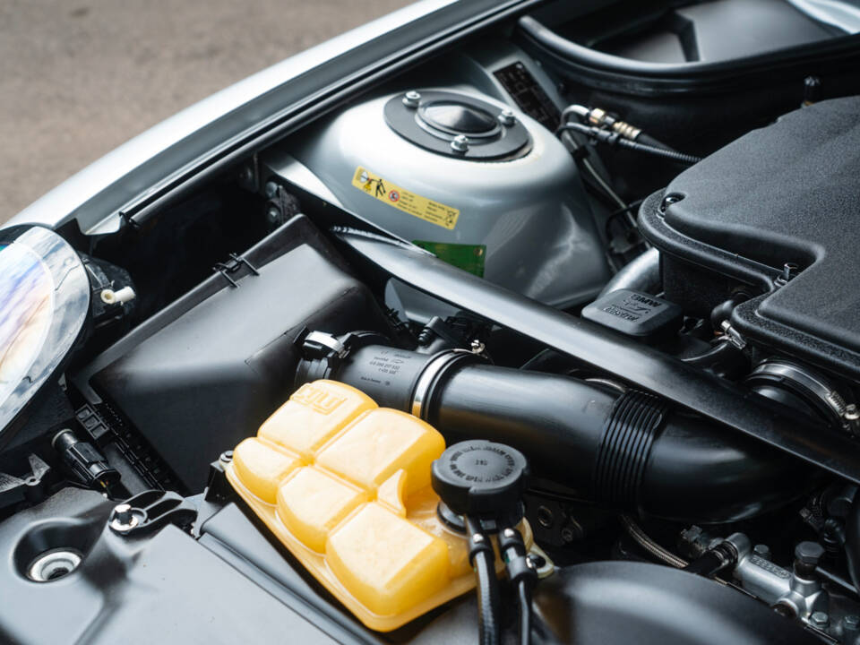 Image 15/53 of BMW Z8 (2001)