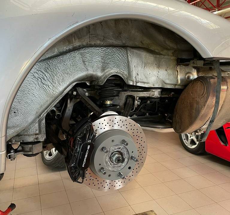 Immagine 27/34 di Porsche 911 Carrera (1996)