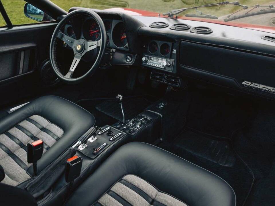 Image 13/25 de Ferrari 512 BBi (1982)