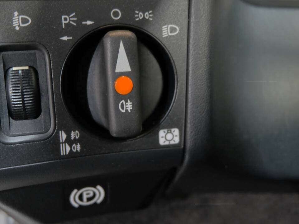 Image 12/51 of Mercedes-Benz 500 SL (1992)