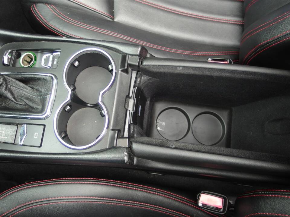 Immagine 37/93 di Maserati GranCabrio 4.7 (2010)