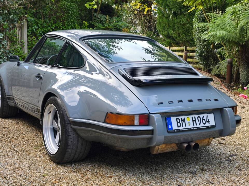 Image 93/100 of Porsche 911 Carrera 2 (1989)