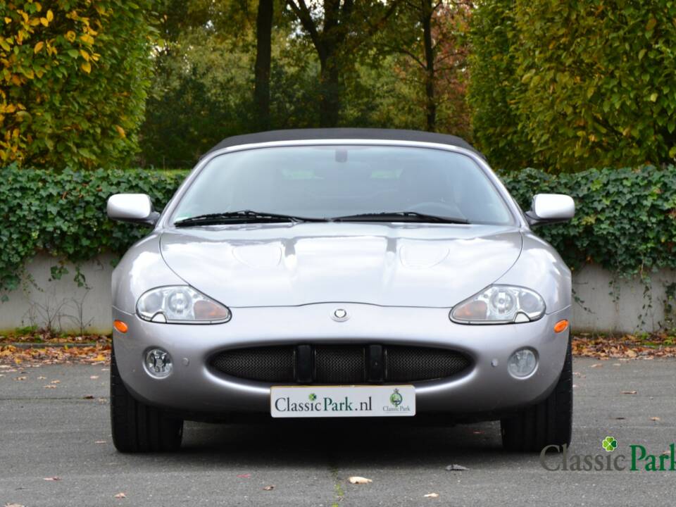Image 23/50 of Jaguar XKR &quot;Silverstone&quot; (2000)