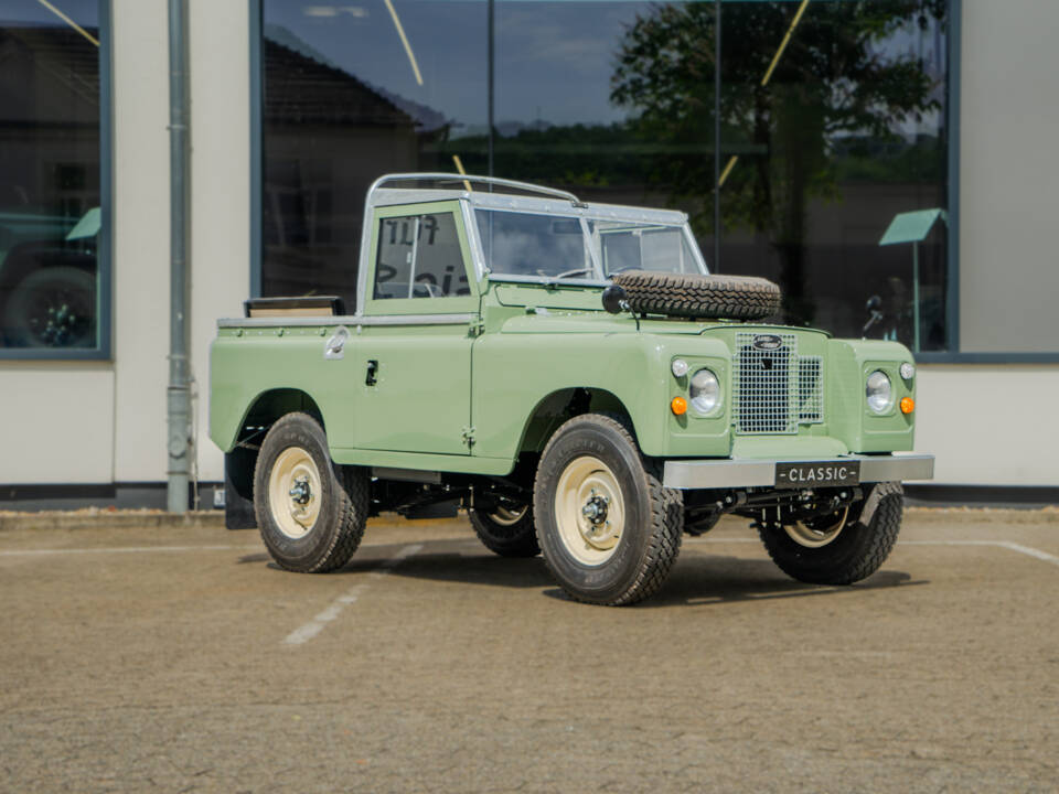 Image 25/30 of Land Rover 88 (1971)