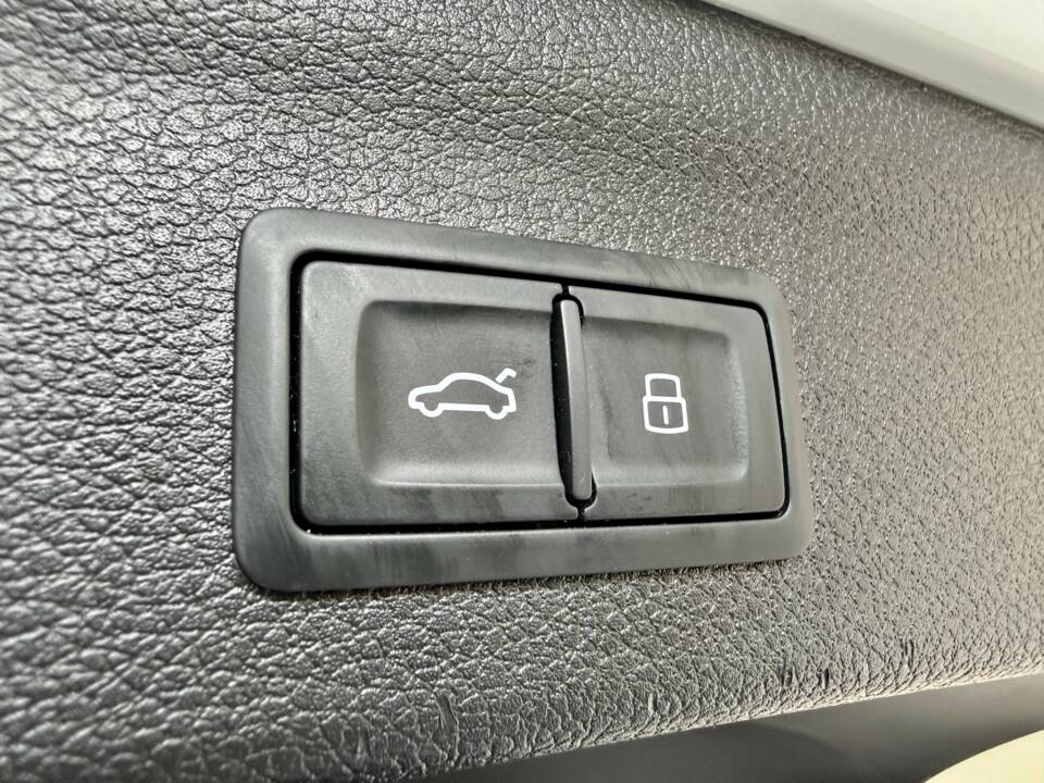 Image 26/28 of Audi RS Q3 (2019)