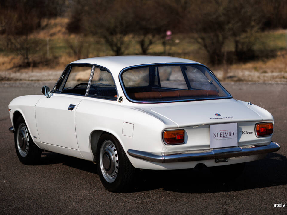 Bild 11/42 von Alfa Romeo Giulia 1600 Sprint GT Veloce (1967)