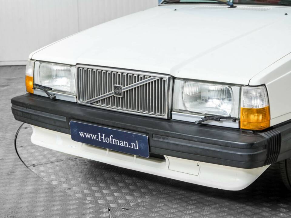 Image 18/50 de Volvo 740 (1984)