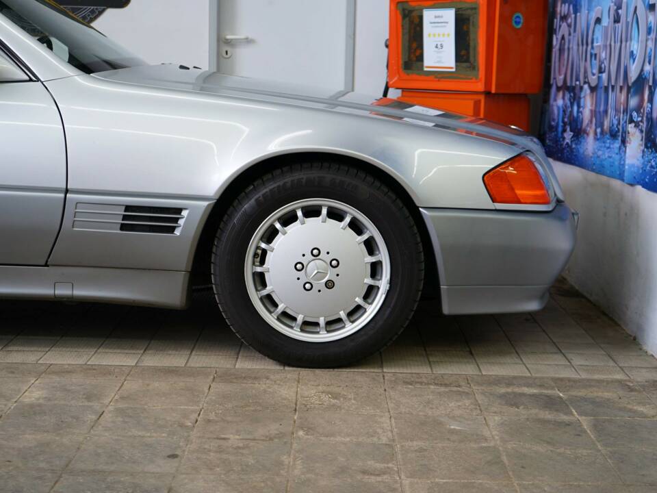 Image 36/38 of Mercedes-Benz 500 SL (1991)