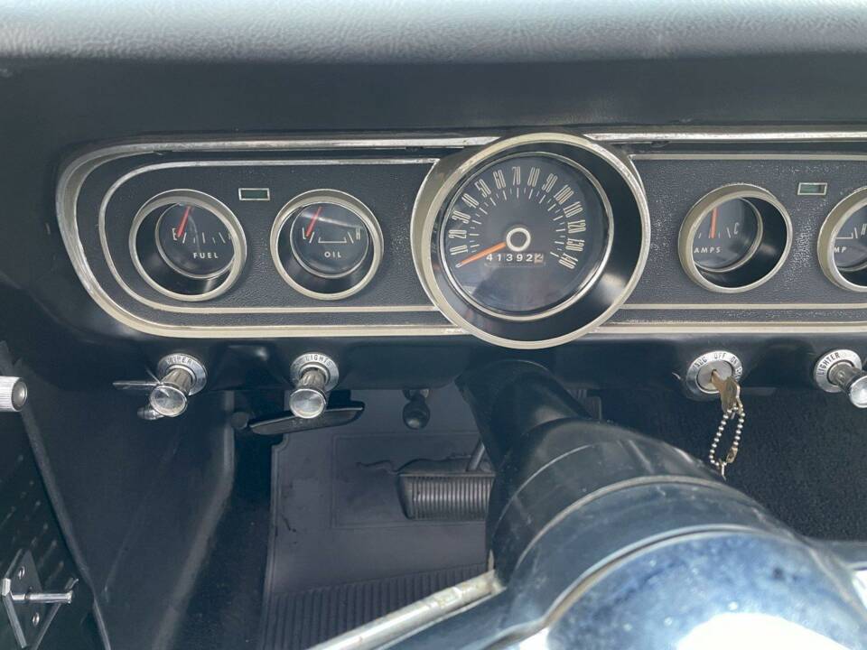 Image 13/36 of Ford Mustang GT (1966)