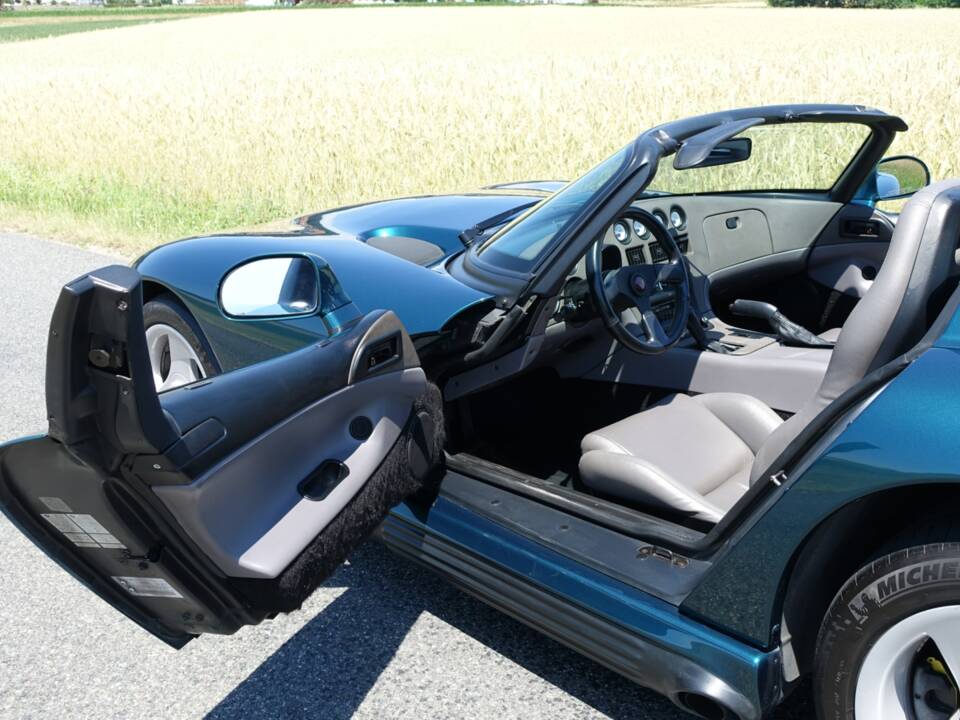 Image 29/35 of Dodge Viper RT/10 (1994)