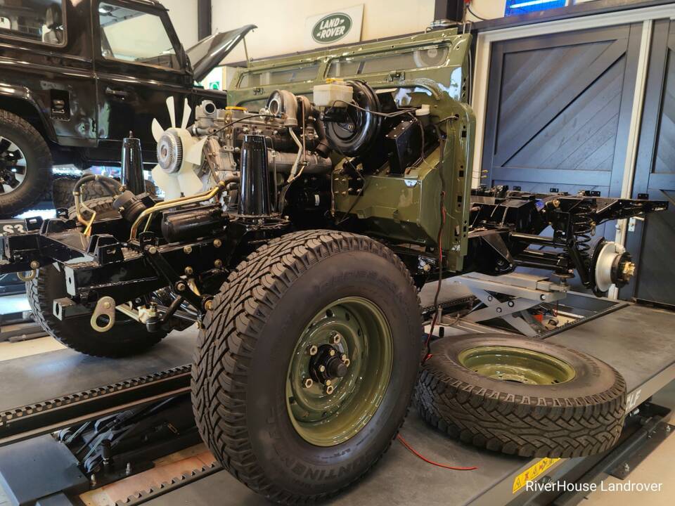 Bild 16/33 von Land Rover Defender 90 (1993)