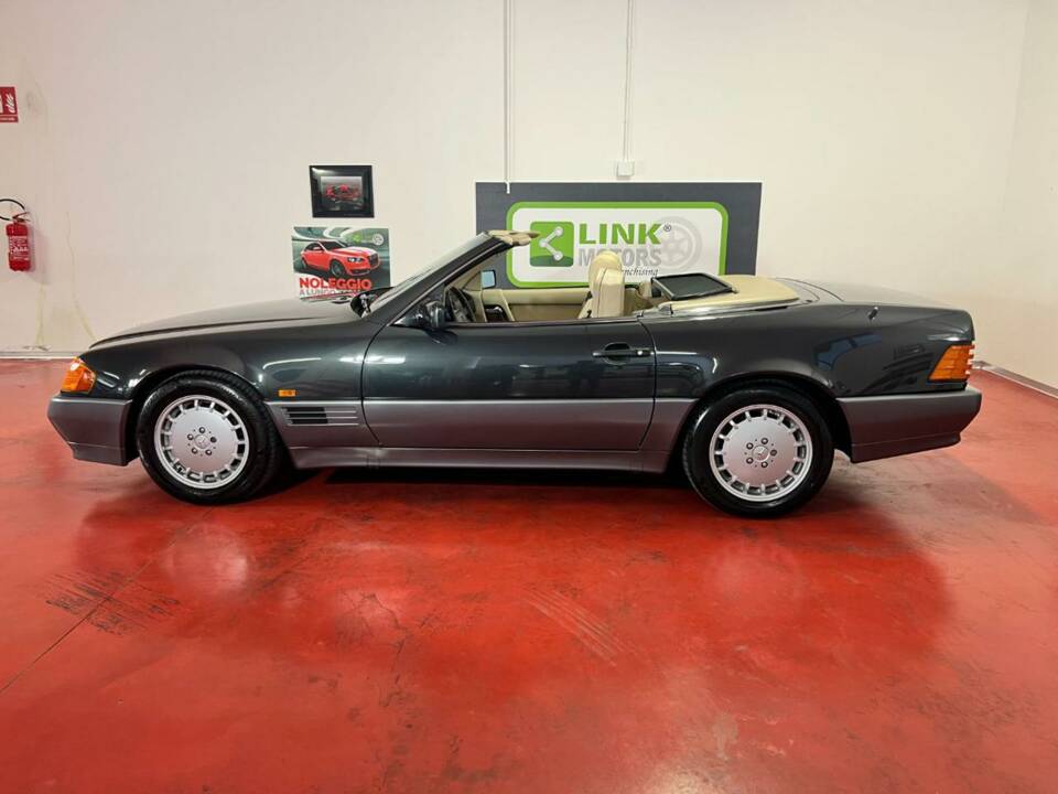 Image 3/48 of Mercedes-Benz 300 SL-24 (1992)