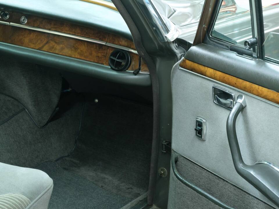 Bild 42/50 von Mercedes-Benz 300 SEL (1967)