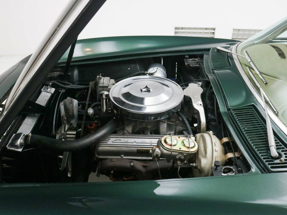 Image 11/17 of Chevrolet Corvette Sting Ray Convertible (1966)