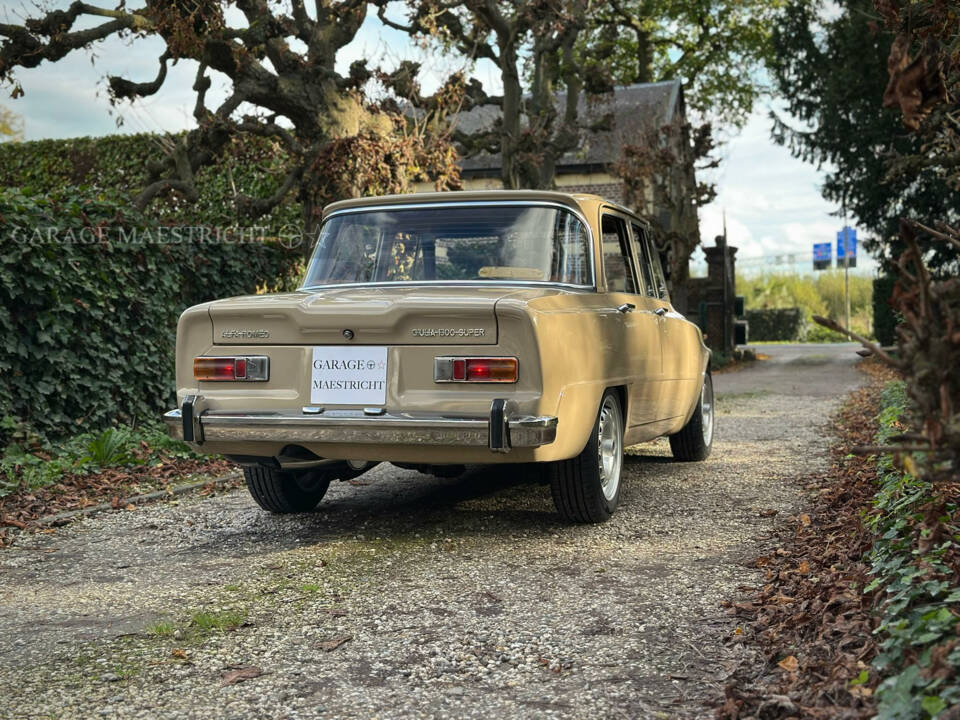 Image 51/100 of Alfa Romeo Giulia 1300 Super (1971)