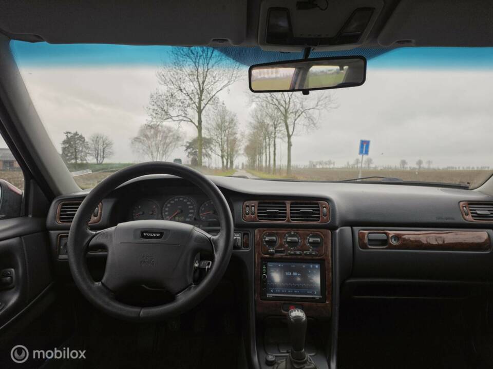 Bild 13/37 von Volvo V 70 2.5 (1997)
