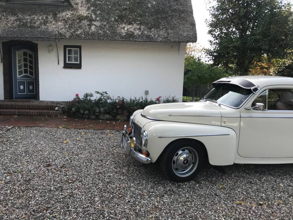 Image 3/4 of Volvo PV 544 (1966)