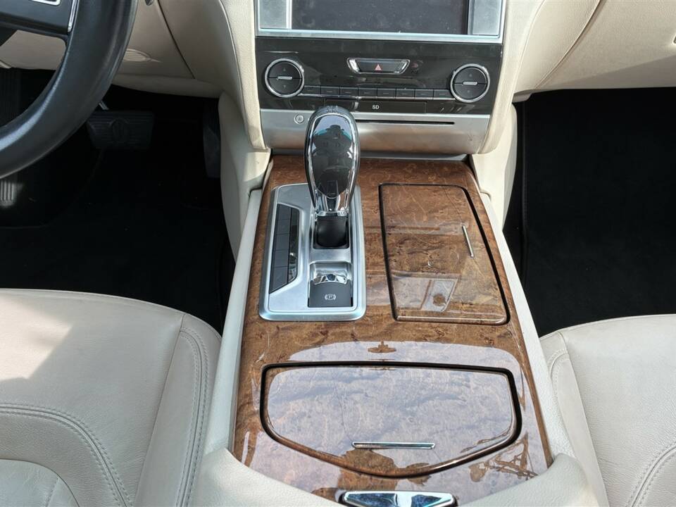 Image 20/54 of Maserati Quattroporte GTS (2015)