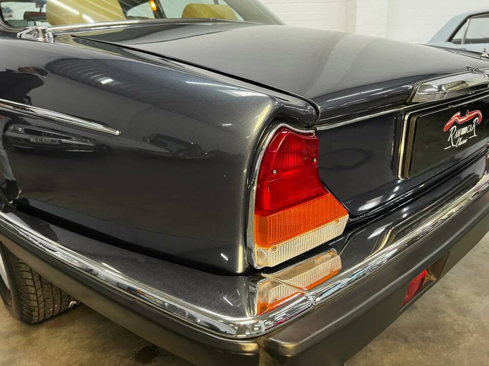 Image 5/22 of Jaguar XJ 12 (1988)